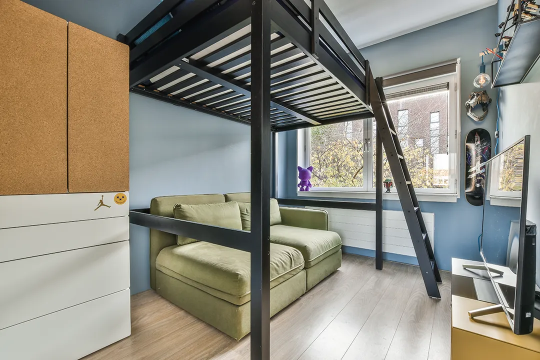 Cama suspensa é segura? Tudo o que você precisa saber antes de instalar